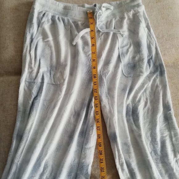 Lulu's Choosing Chill Blue Tie-Dye Drawstring Wide Leg Pants Size L NWT - Picture 9 of 10